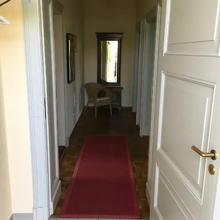 Apartment Ferienwohnung Kavaliershaus